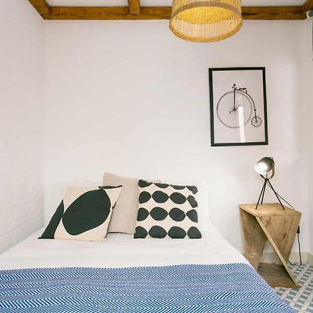 Trendy Lisbon Home With Terrace Lx Factory Exterior photo