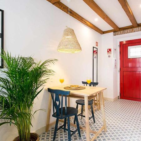 Trendy Lisbon Home With Terrace Lx Factory Exterior photo